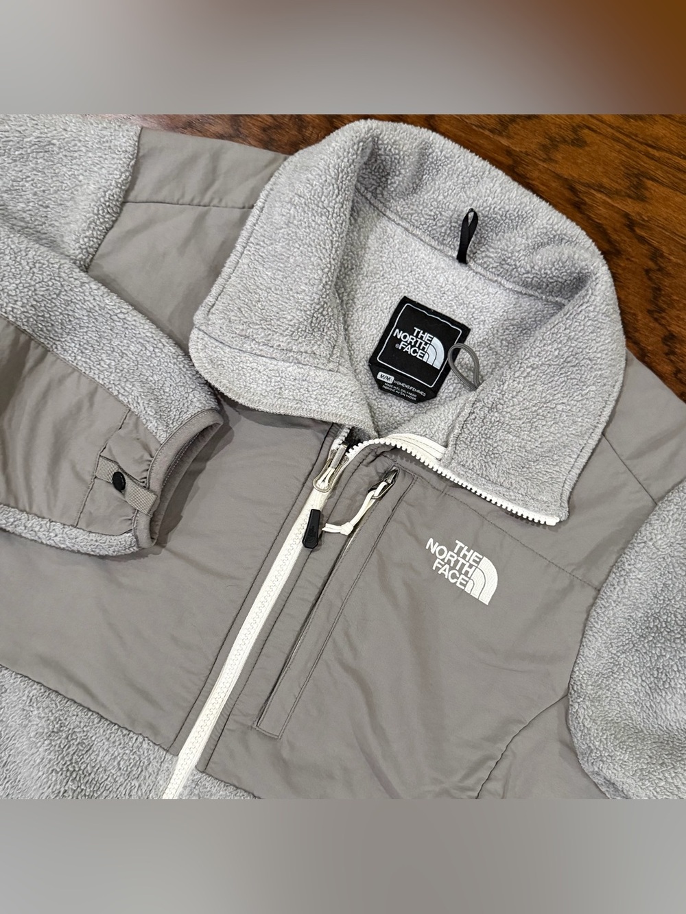 The North Face Women’s Retro Denali Jacket Polartec Fleece Gray Medium Coat